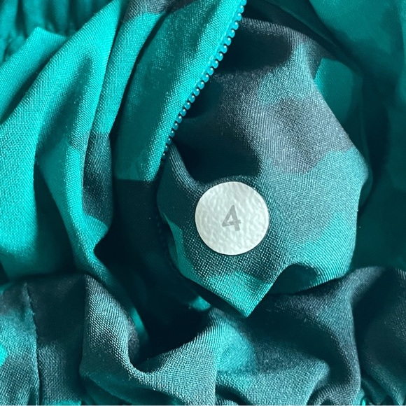 Women's Camouflage Green Shorts - Picture 2 of 9